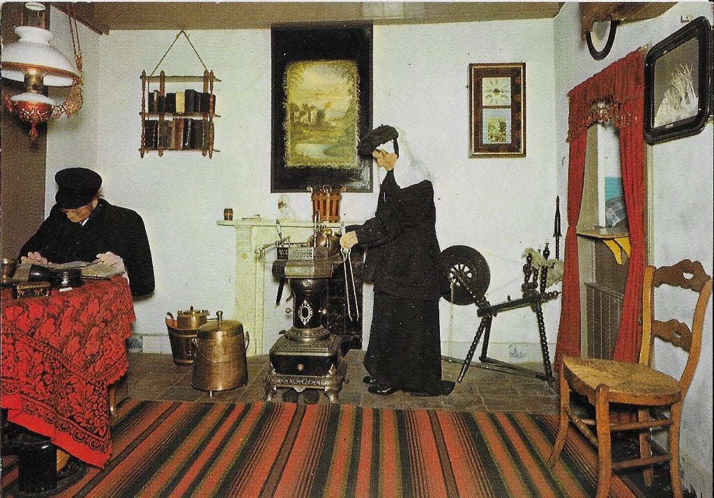 Oud flakkeese kamer ongelopen ansichtkaart ( 154, Ophalen of Verzenden, 1980 tot heden, Ongelopen, Zuid-Holland