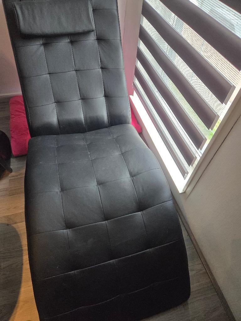 Te koop loungestoel zwart leer, Ophalen, Zo goed als nieuw, Modern, 50 tot 75 cm