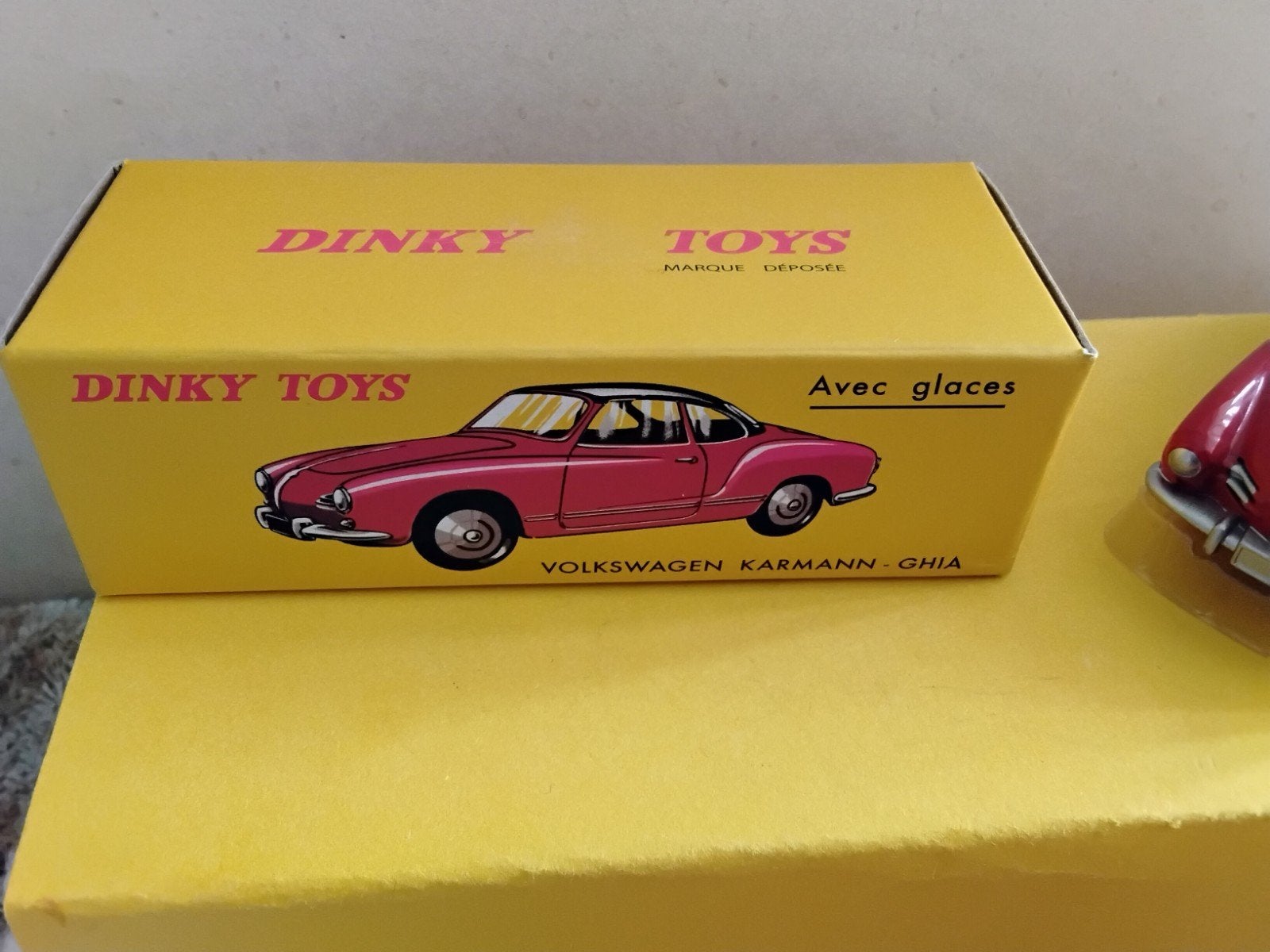 DINKY TOYS ATLAS  VOLKSWAGEN KARMANN-GHIA  NO 24 M, Hobby en Vrije tijd, Ophalen of Verzenden, Zo goed als nieuw, Auto, Dinky Toys