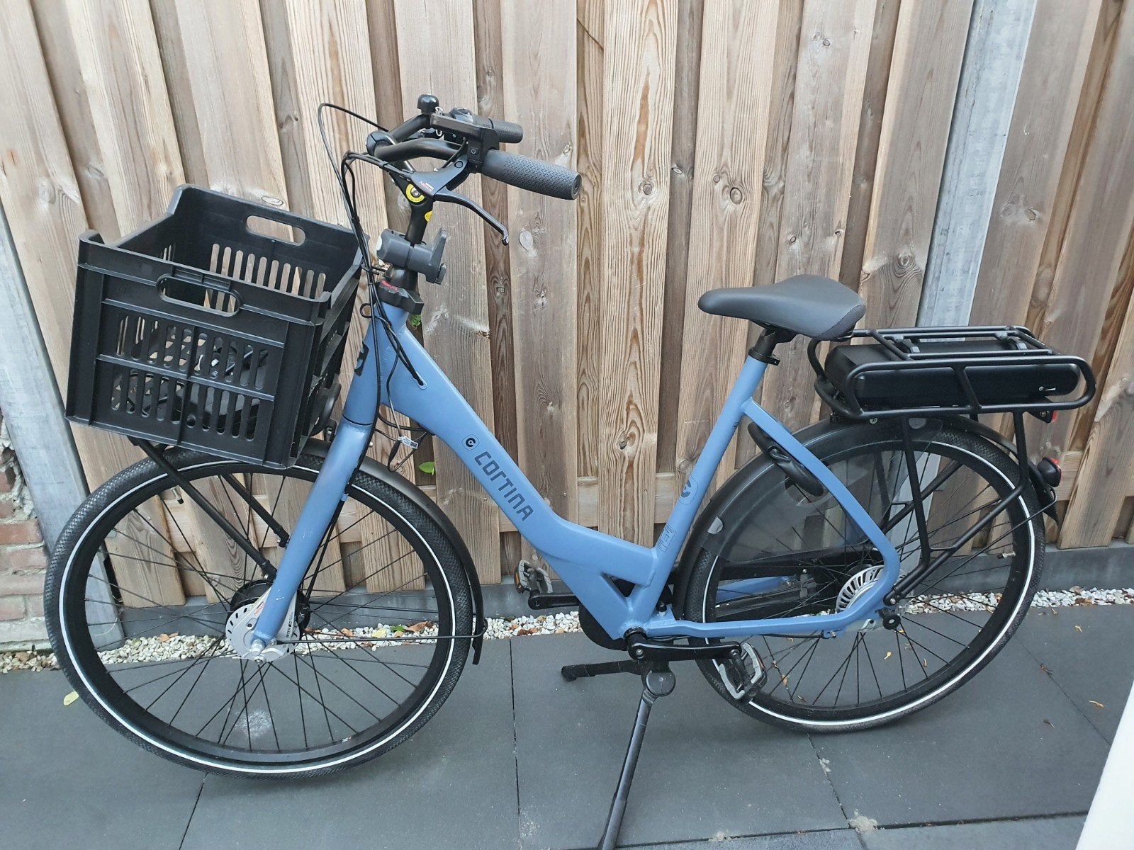 Cortina E-Common Elektrische Damesfiets Transporter, Fietsen en Brommers, Ophalen, Zo goed als nieuw, Cortina, 50 km per accu of meer