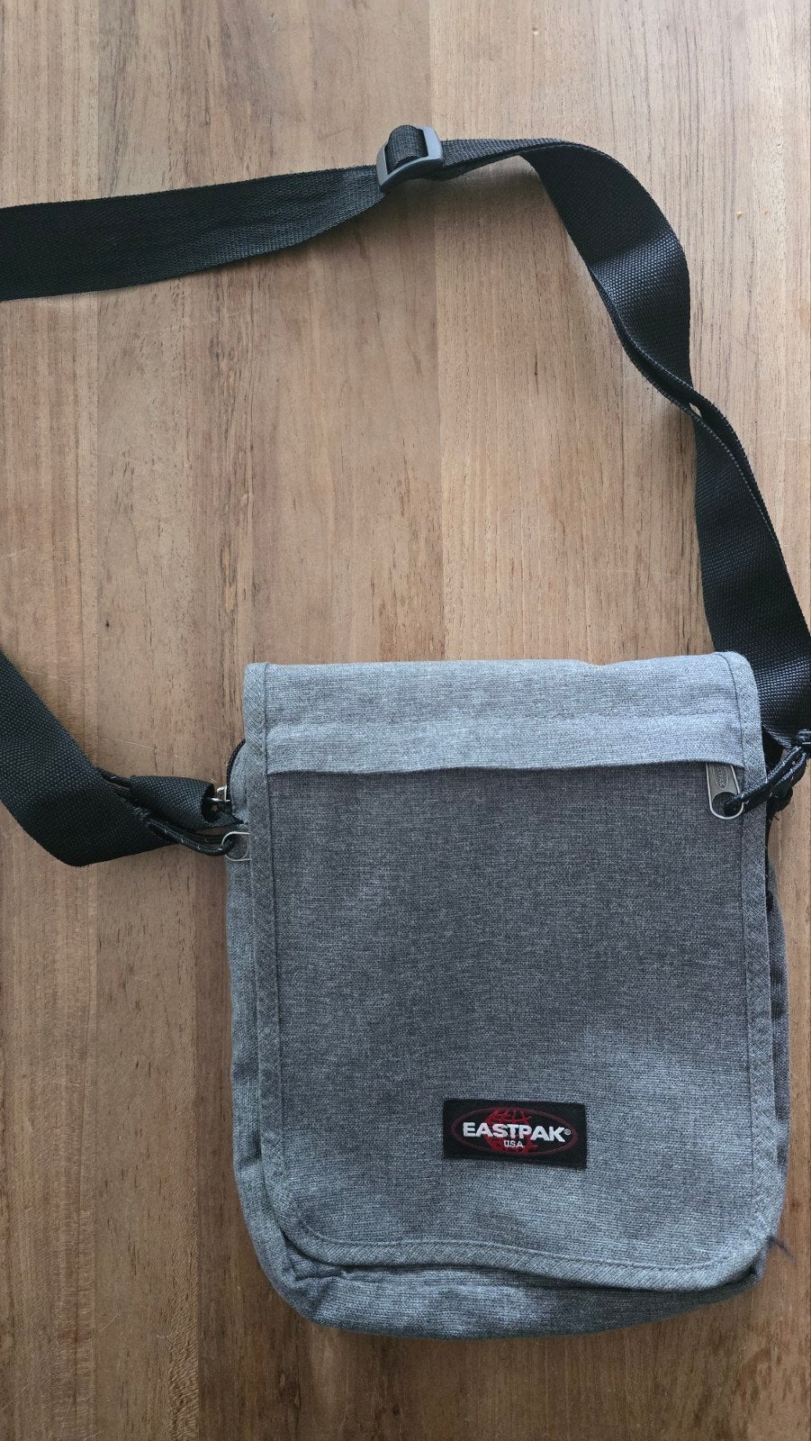 Eastpak schoudertas - Grijs, Ophalen of Verzenden, Gebruikt, Grijs, Overige merken