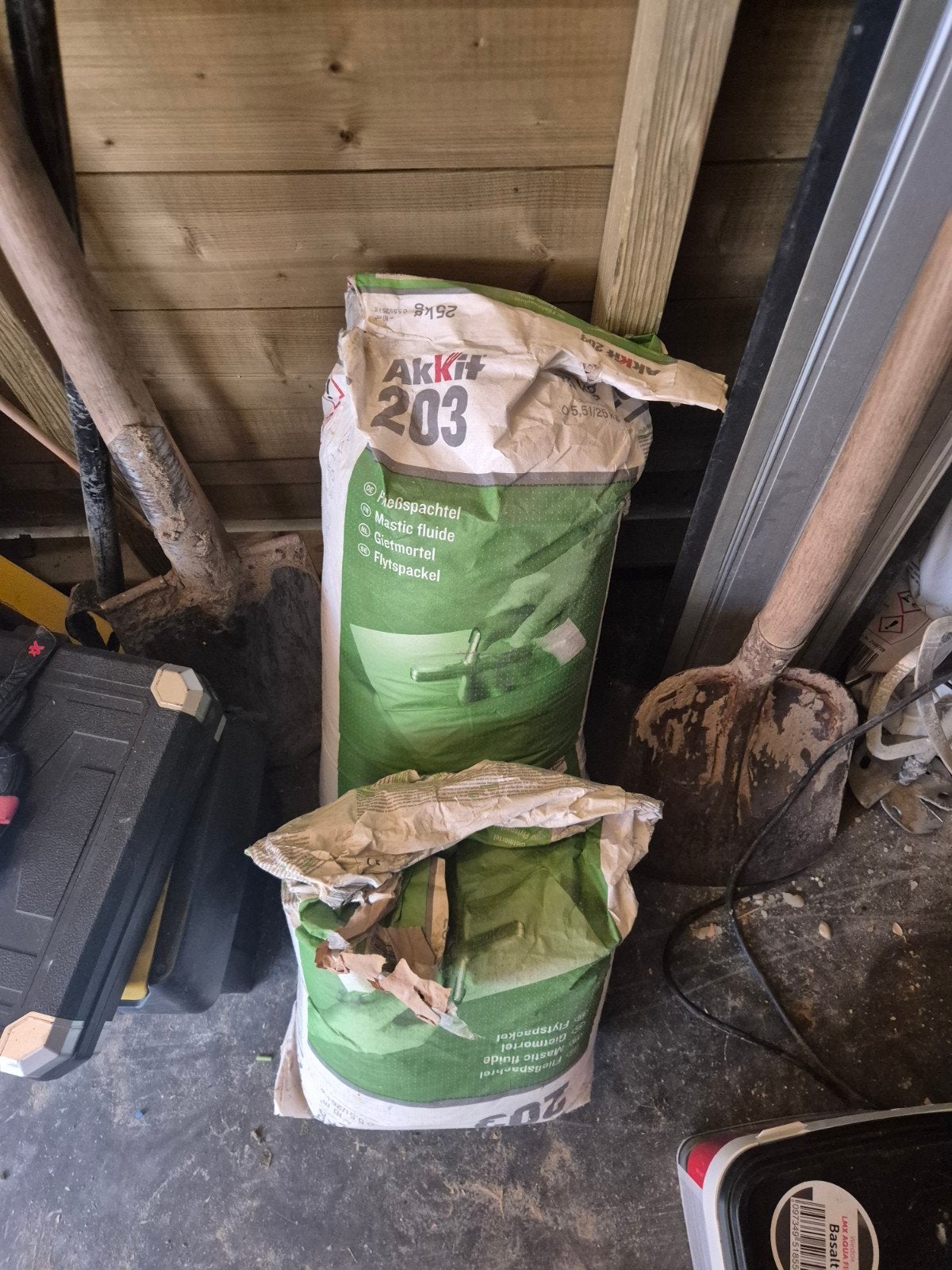 Akkit 203 egalisatiemortel 25kg, Ophalen, Gebruikt