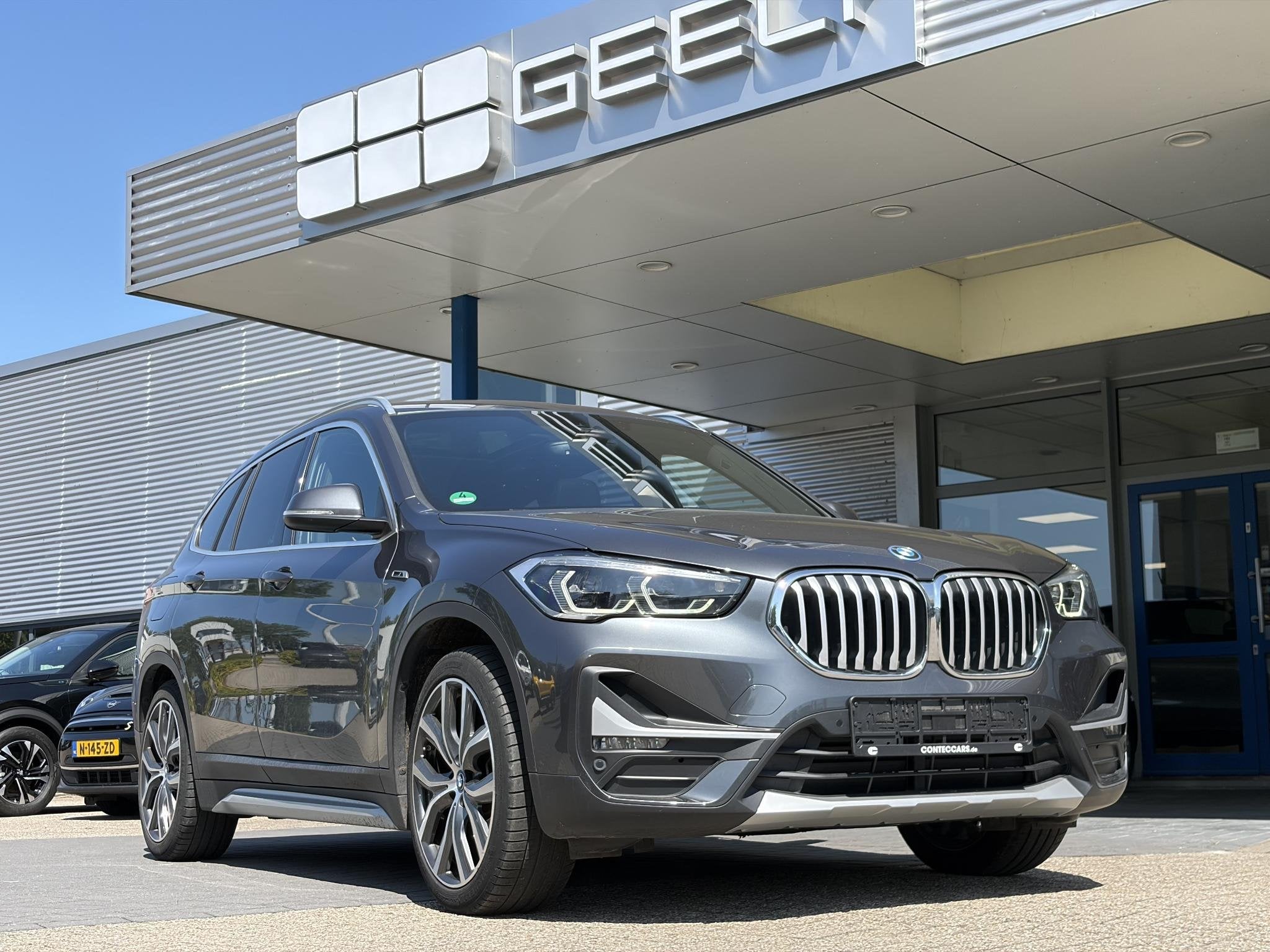 BMW X1 x Line 25e | Panoramadak | Harman Kardon | Adaptive c, Gebruikt, Euro 6, 16 kWh, Leder en Stof