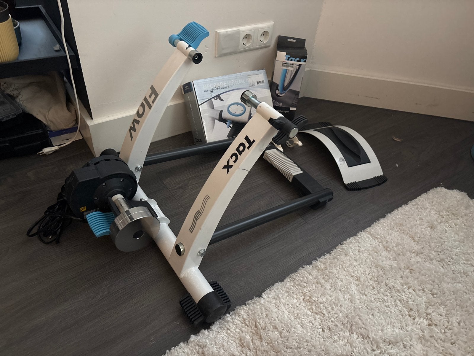 Tacx Flow Smart T1901 fietstrainer met upgrade en band, Ophalen, Overige typen, Staal, Zo goed als nieuw