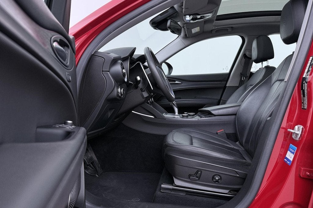Alfa Romeo Stelvio 2.0 T AWD B-Tech | Trekhaak | Panoramadak, Automaat, 1800 kg, 4 cilinders, Automatische klimaatregeling