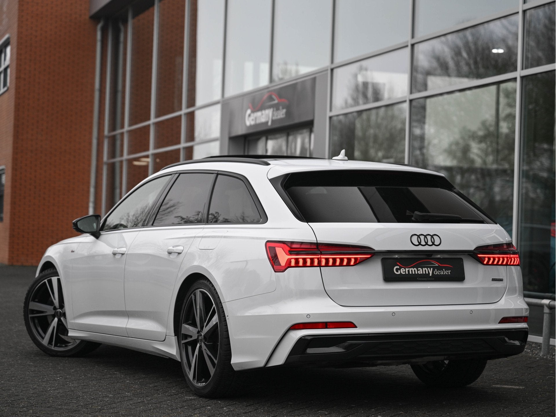 Audi A6 Avant 50TFSI E 300pk Quattro S-Edition Pano Head-Up, Auto's, Audi, Automaat, 77 km/l, Gebruikt, 4 cilinders