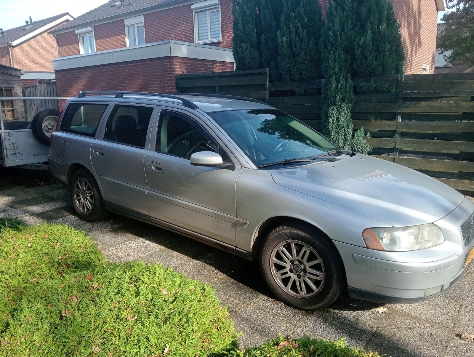 Volvo V70 2.4 140PK AUT 2005 Grijs, Auto's, 1800 kg, 1498 kg, Stationwagon, 2435 cc