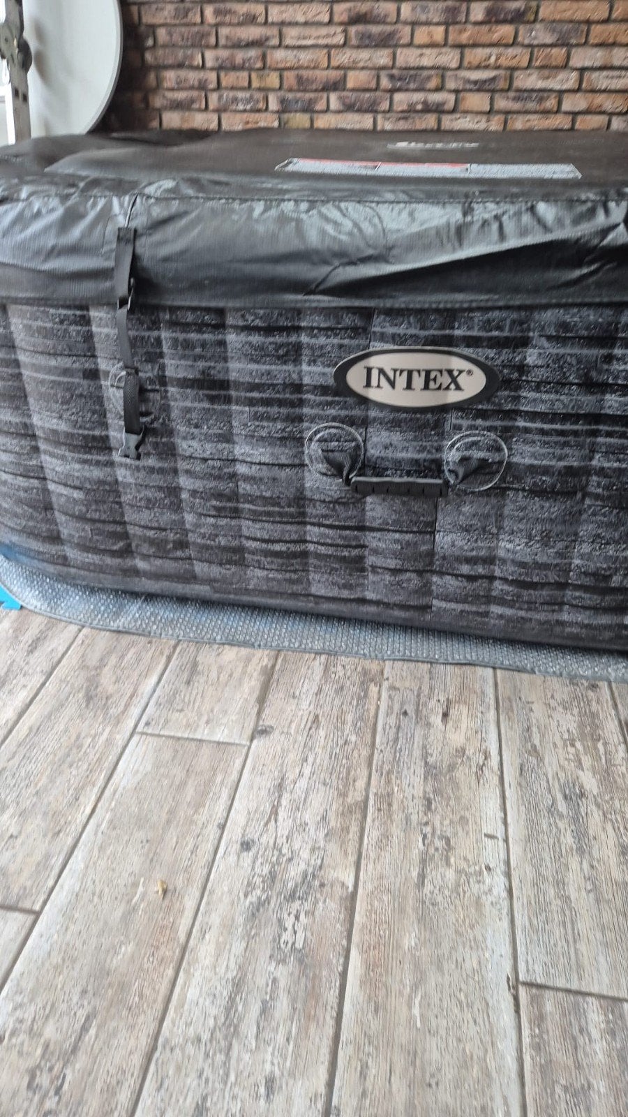 Intex Greywood Deluxe opblaasbare jacuzzi, Ophalen, Gebruikt, Afdekzeil, Opblaasbaar
