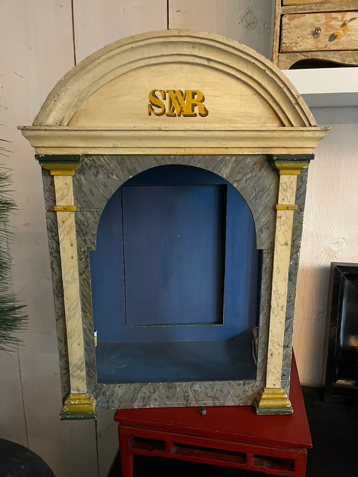 Antiek kapelletje met glas zijkant en deurtje achter, Antiek en Kunst, Ophalen