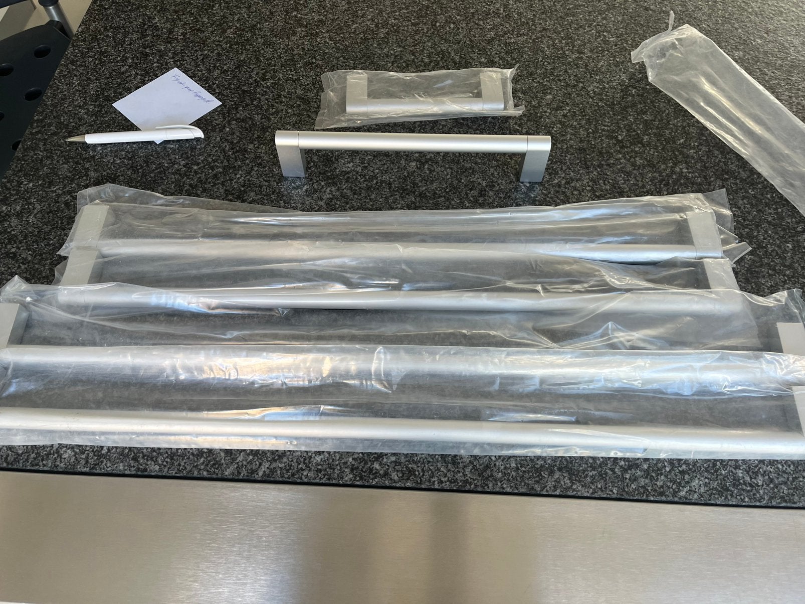 Poggenpohl grepen s19 aluminium, Ophalen of Verzenden, Zo goed als nieuw, 25 tot 50 cm, Minder dan 100 cm
