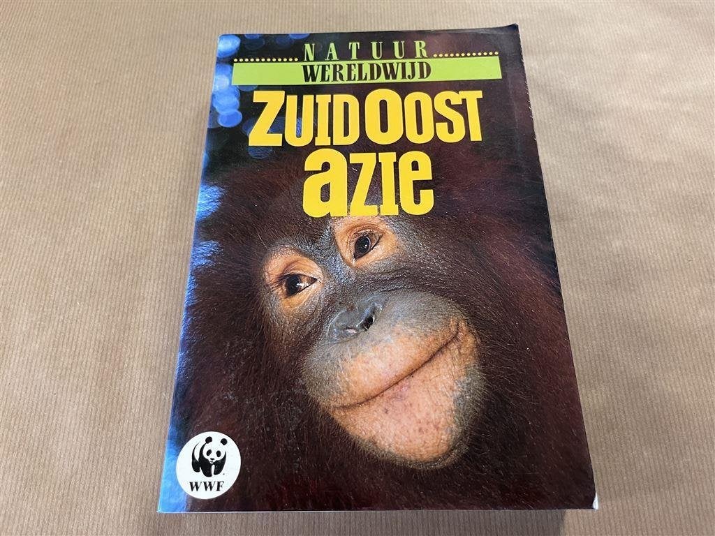 Zuid Oost Azie. Nederlandse editie. Wereld Natuurfonds., Europa, Ophalen of Verzenden, Reisgids of -boek, Gelezen