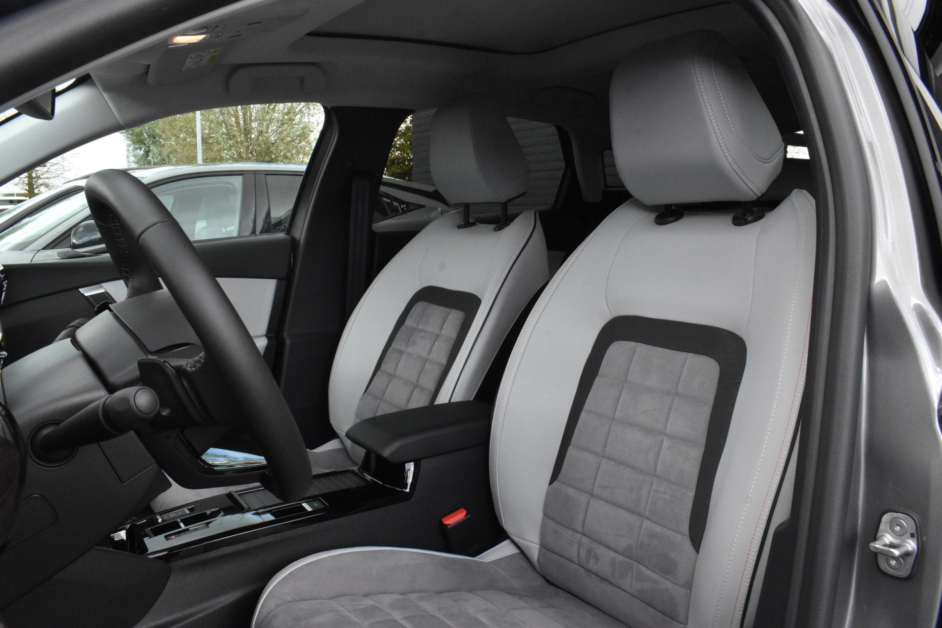 Citroën C4 Hybrid 145 DCS-6 Max Automaat | Leder | Panorama, Auto's, Gebruikt, 1199 cc, 700 kg, Alcantara
