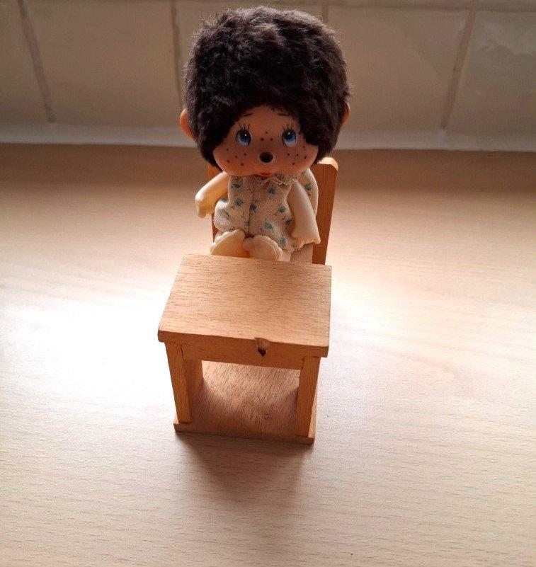 Vintage MonChhiChi op Schoolbankje - 1976, Ophalen of Verzenden, Gebruikt