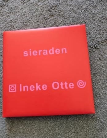 Sieraden Ineke Otte - Kunstboek, Boeken, Ophalen of Verzenden, Zo goed als nieuw, Ineke Otte