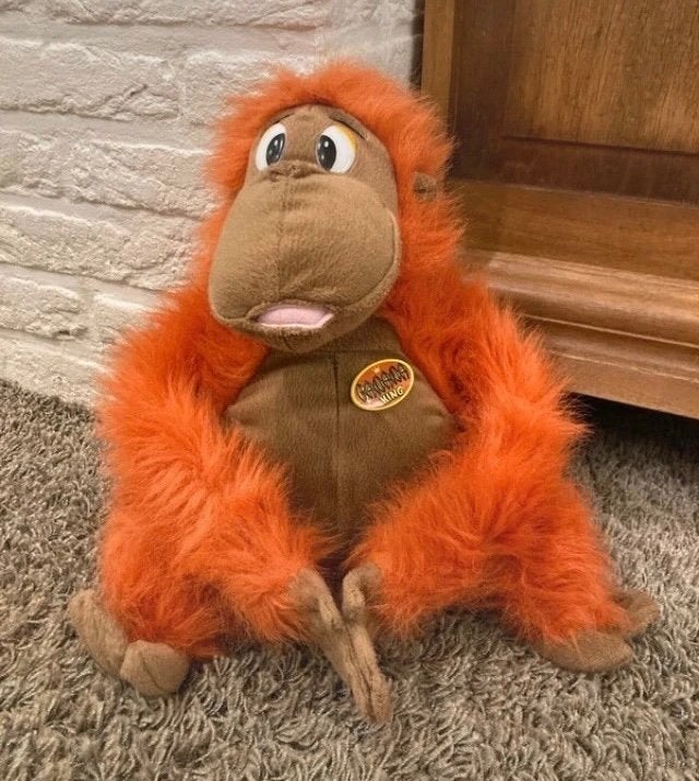 Knuffel: aap met handen met klittenband, Oranje, Ophalen of Verzenden, Zo goed als nieuw, Middelgroot (20 tot 80 cm)