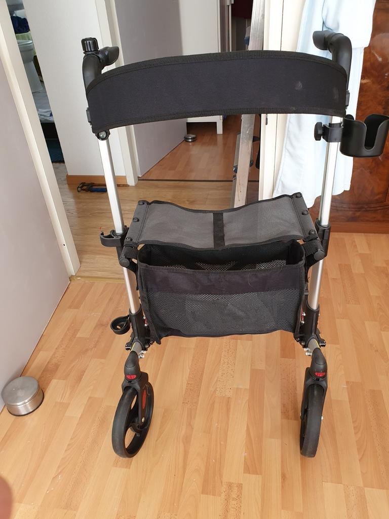 Rollator kan hoog tot 92 cm, Diversen, Rollators, Ophalen