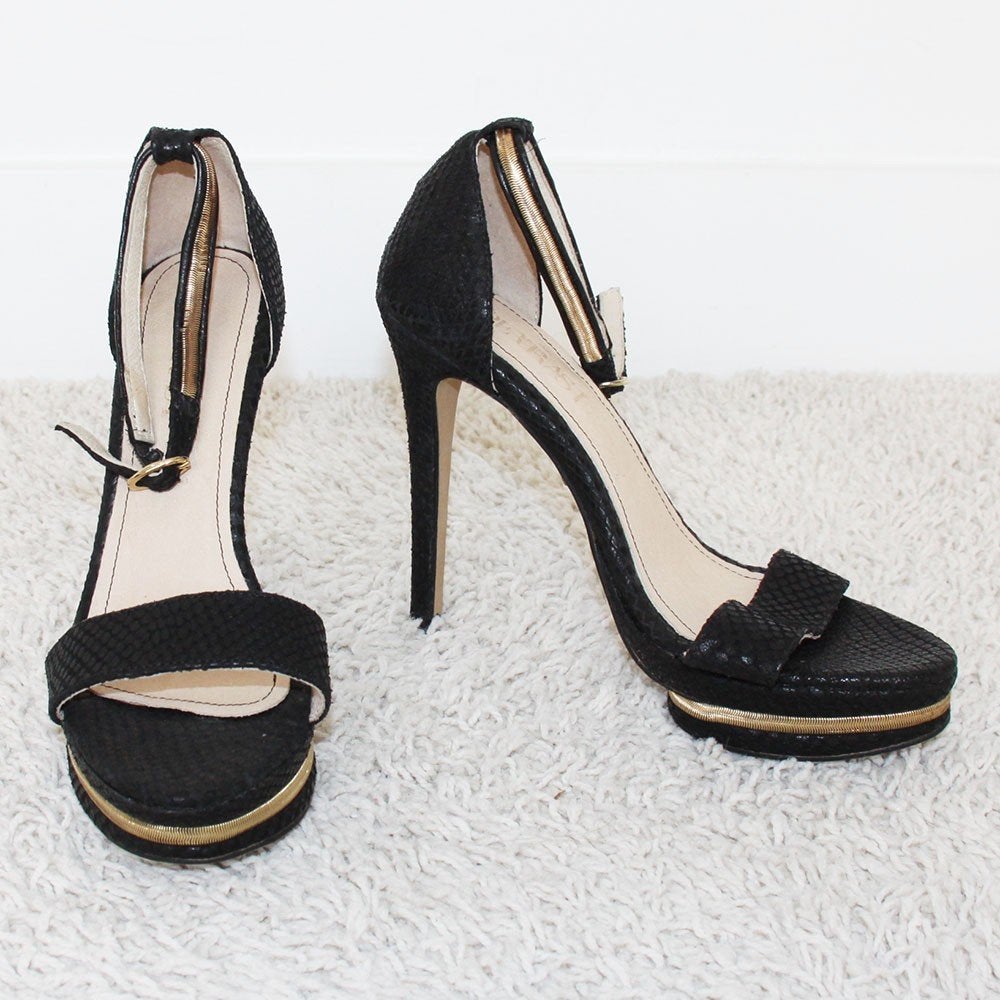 Prachtige Leren Supertrash Sandalen s25 (Maat 38) € 40,-, Kleding | Dames, Supertrash, Zwart, Zo goed als nieuw, Sandalen of Muiltjes