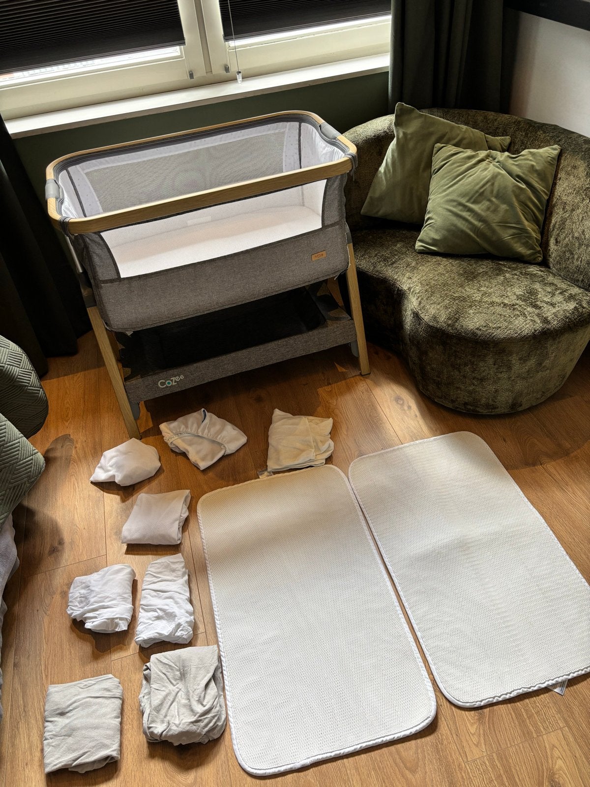 Tutti Bambini CoZee Co-sleeper met Aerosleep beddengoed, Kinderen en Baby's, Babywiegjes en Ledikanten, Ophalen, Zo goed als nieuw