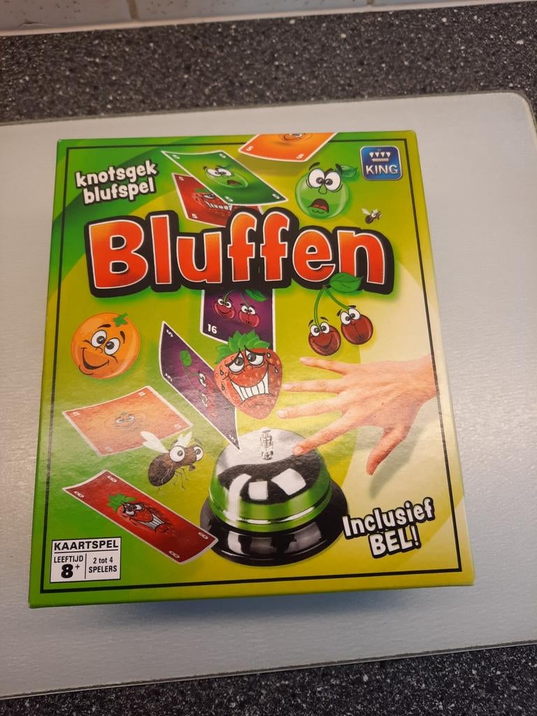 Bluffen Kaartspel met Bel - King International, Hobby en Vrije tijd, Gezelschapsspellen | Kaartspellen, Drie of vier spelers, Ophalen of Verzenden