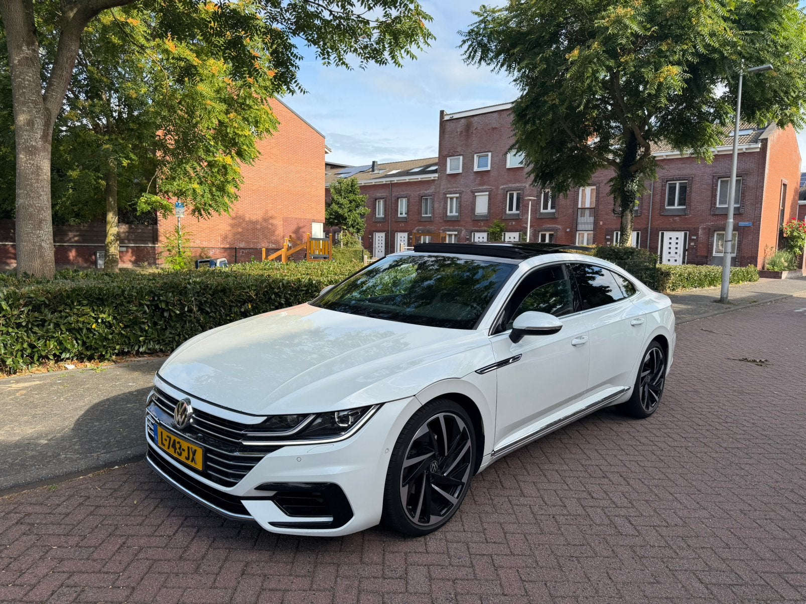 VW Arteon 2.0 TSI 190pk 3x R-LiNE 7-DSG 2020, Auto's, Volkswagen, Arteon, 1800 kg, Zwart, 1984 cc