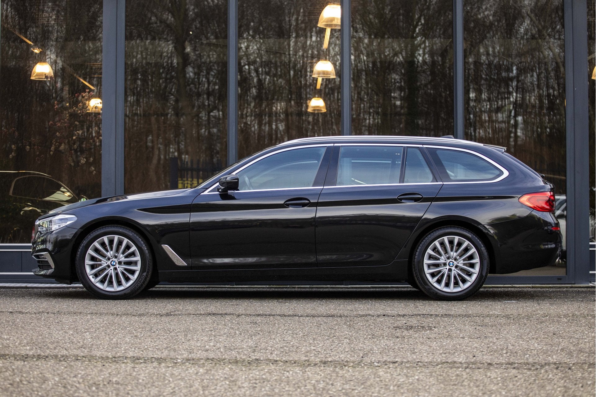 Foto 8 van BMW 5 Serie Touring 520i High Executive