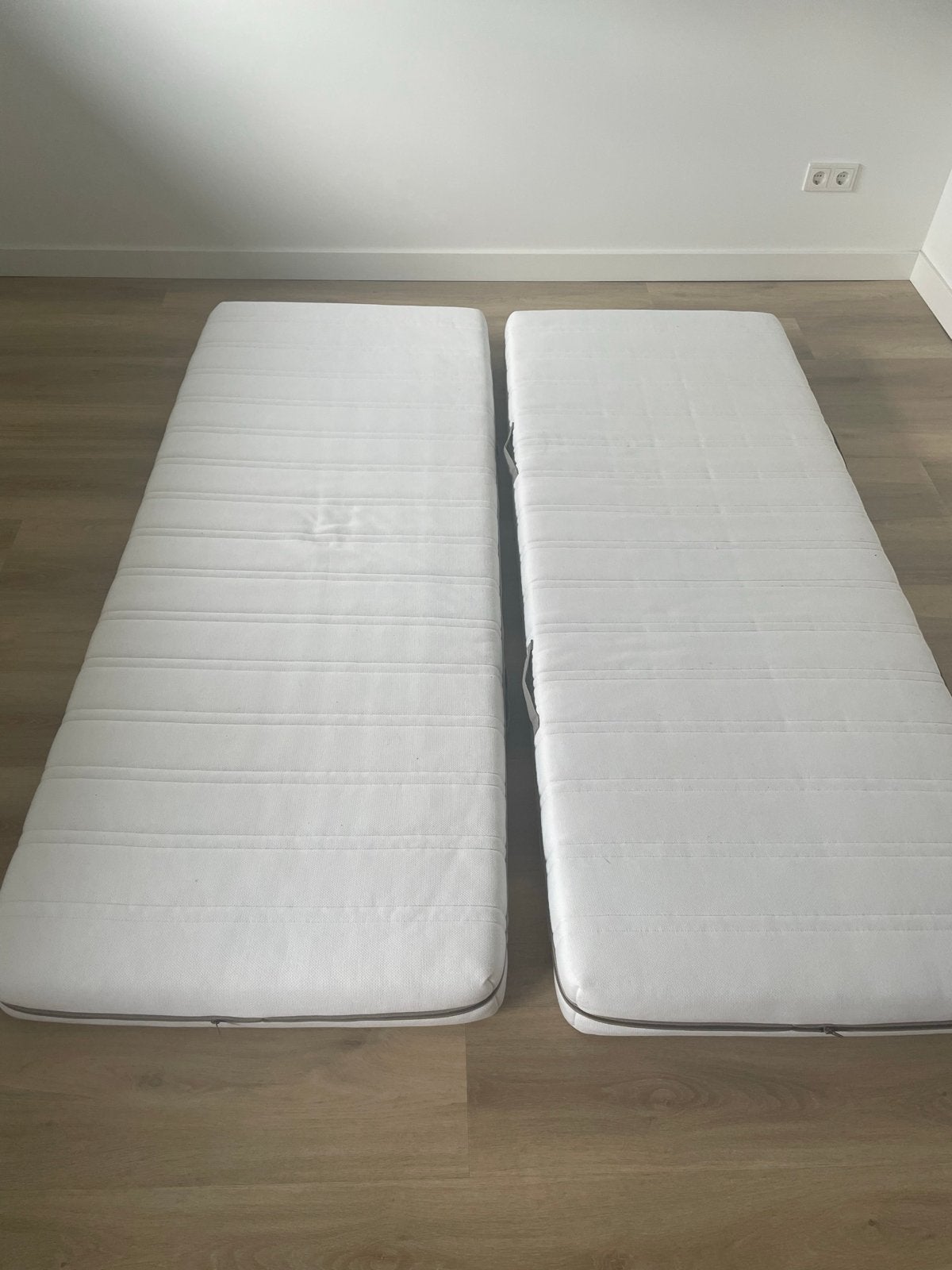 Twee eenpersoons matrassen, Ophalen, Gebruikt, Eenpersoons, 80 cm