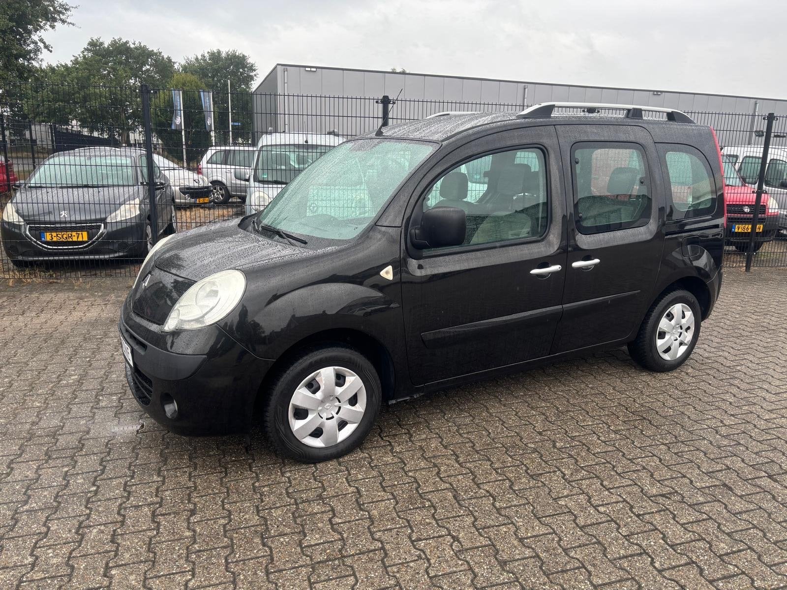 Zeer mooie renault kangoo 1,6 benzine met airco, Auto's, Voorwielaandrijving, Euro 5, Stof, 4 cilinders