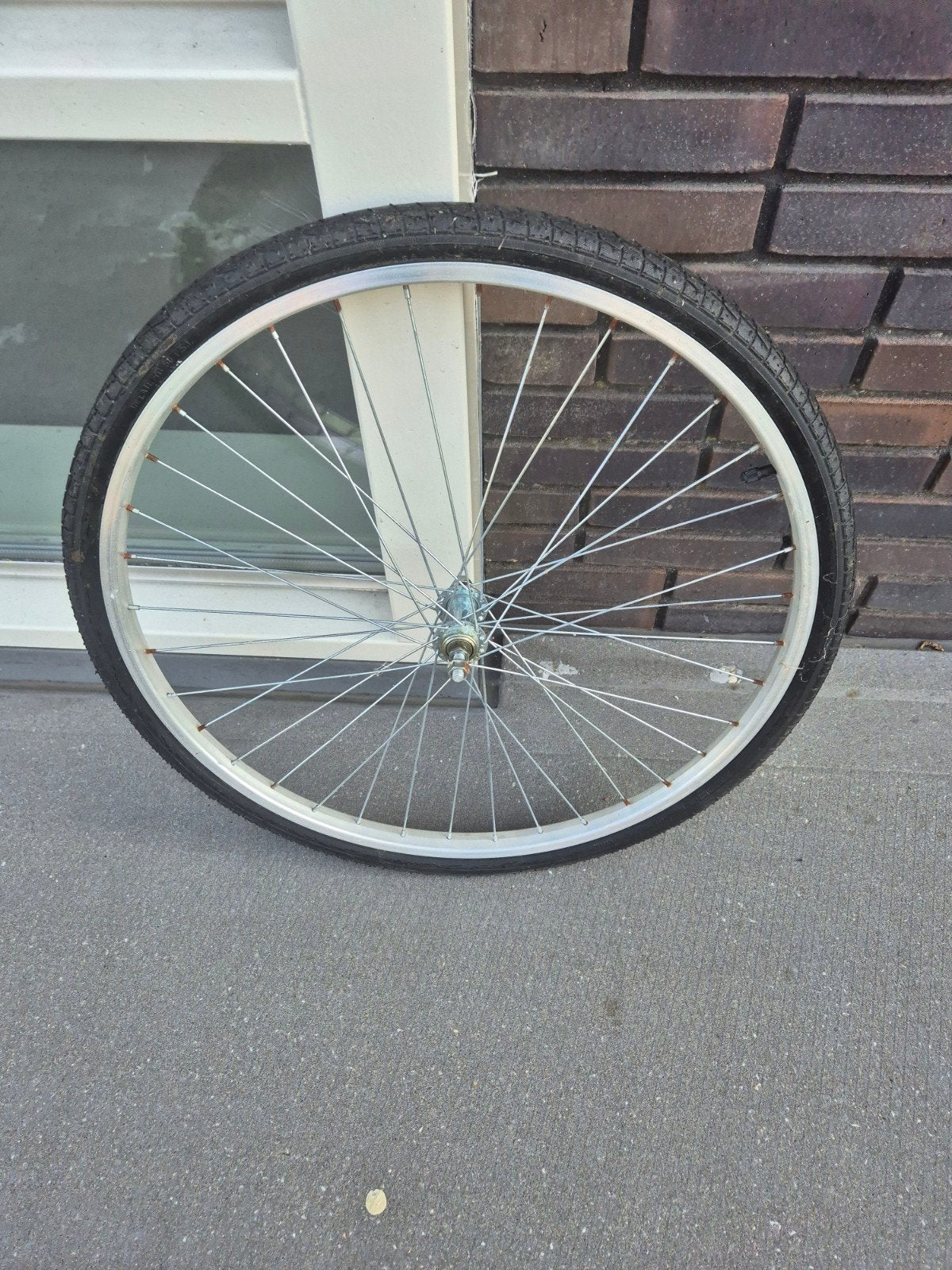 26 inch voorwiel met z.g.a.n. voorband - aluminium velg, Fietsen en Brommers, Fietsonderdelen, Ophalen, Zo goed als nieuw, Wiel