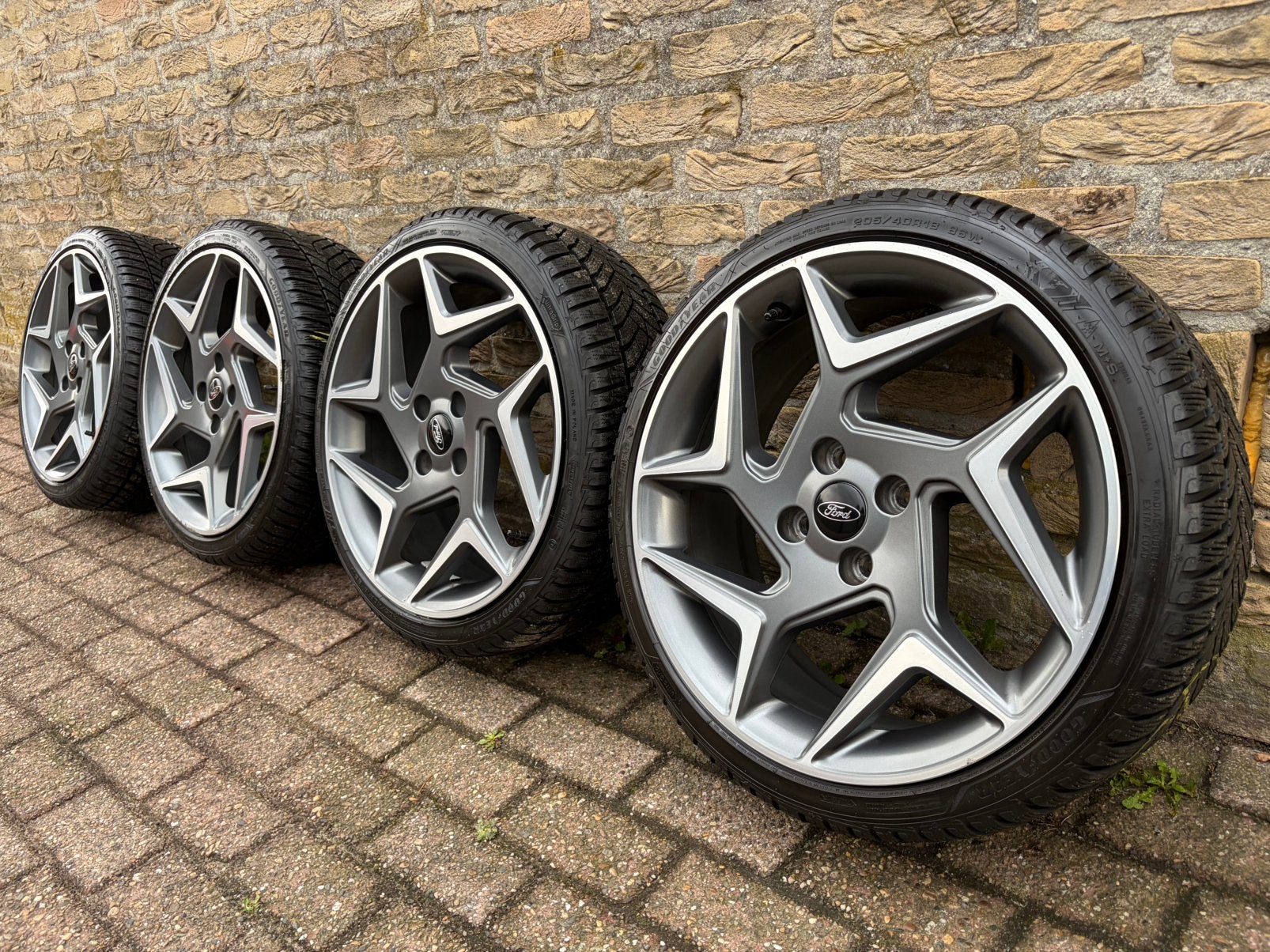 Te koop: Ford Fiesta MK8 ST Velgen+Winterbanden + TPMS, Auto-onderdelen, Ophalen, 18 inch, Gebruikt, Banden en Velgen