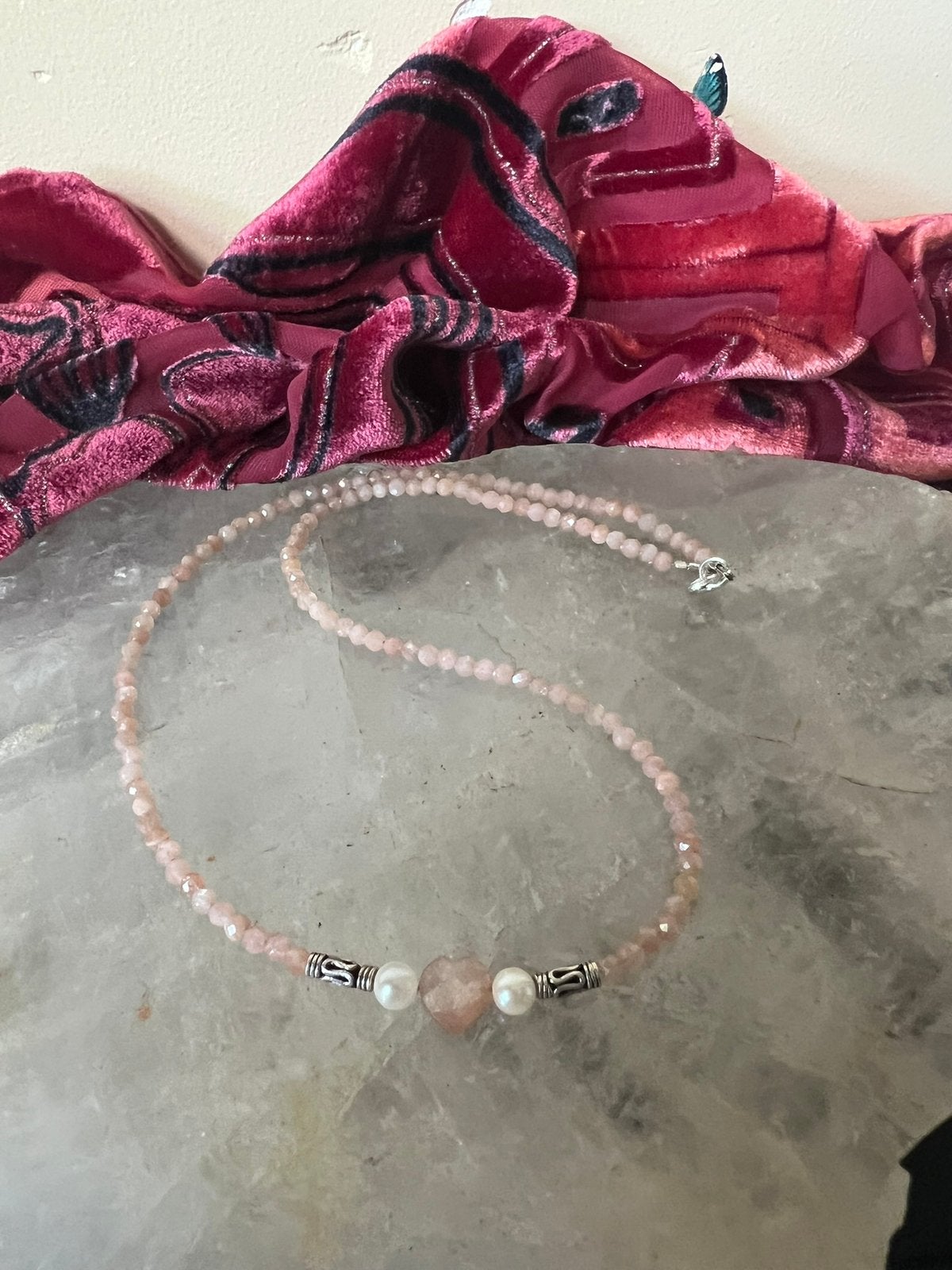 Maansteen roze AKOYA zoutwater parel zilver beschermt geluk, Nieuw, Ophalen of Verzenden, Roze, Met edelsteen