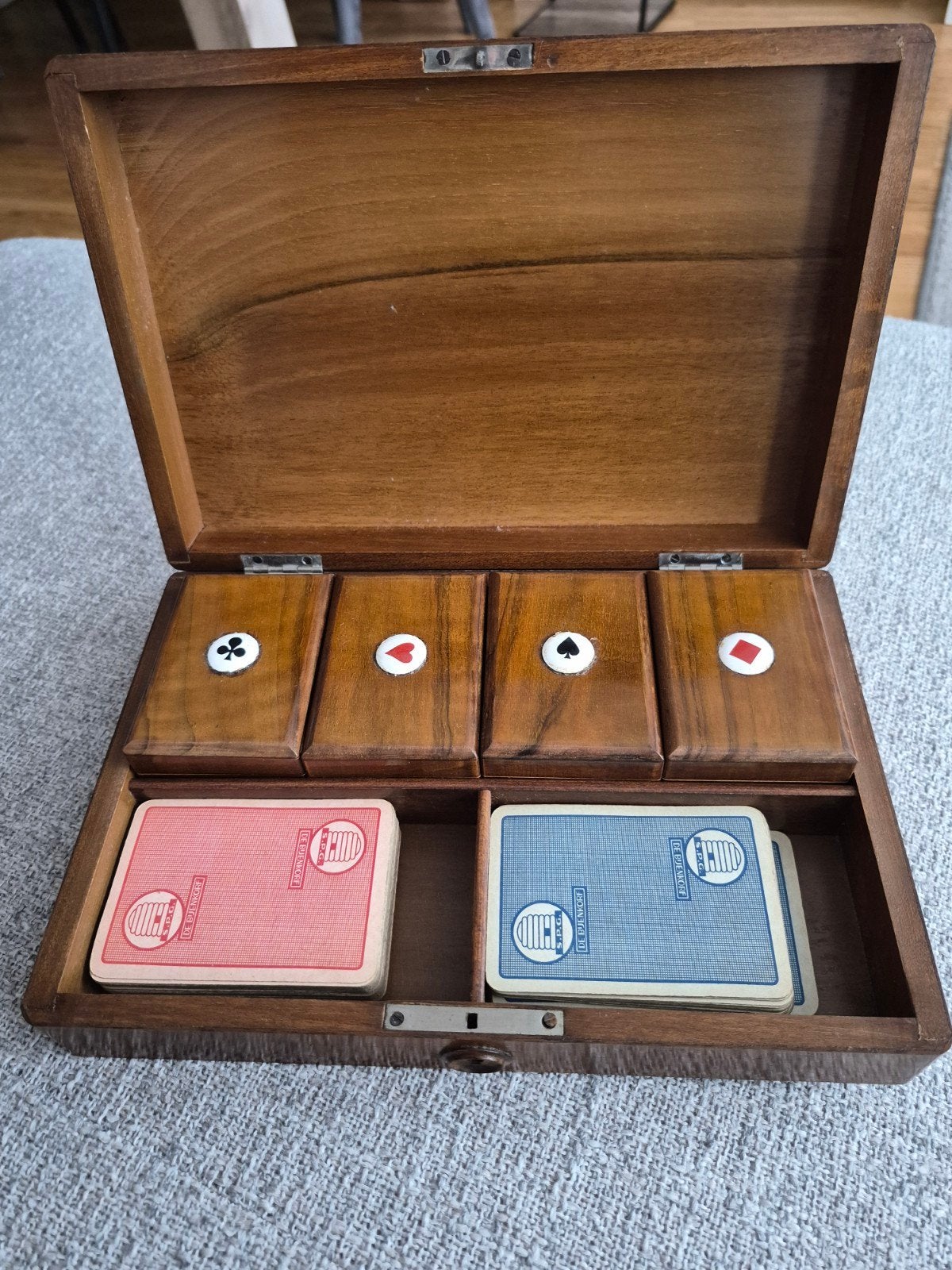 Antiek houten doos met kaartspel & fiches, Ophalen