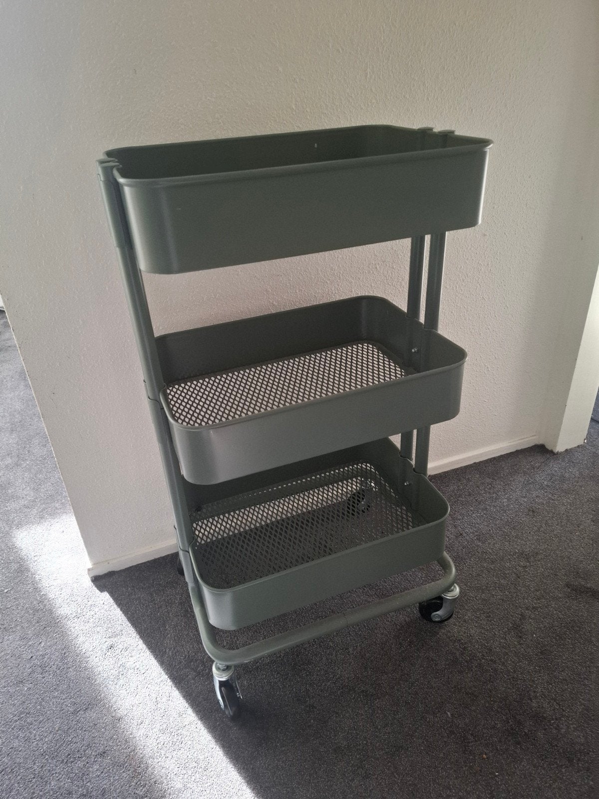 Verrijdbaar opbergrek - Groen - 3 lagen -  IKEA, Huis en Inrichting, Ophalen, Groen, Zo goed als nieuw, Metaal