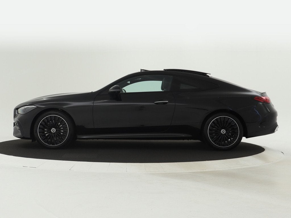 Mercedes-Benz CLE Coupé 300 4MATIC AMG Line | Nightpakket |, Auto's, Mercedes-Benz, Automaat, Zwart, 4 cilinders, 258 pk