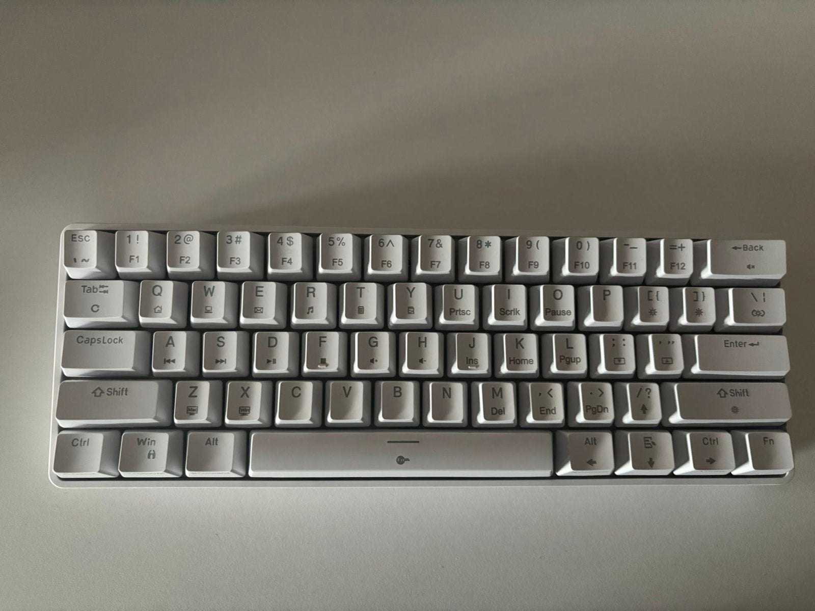 Dierya Bedraad Toetsenbord met RGB Verlichting, Computers en Software, Ophalen, Zo goed als nieuw, Qwerty, Bedraad