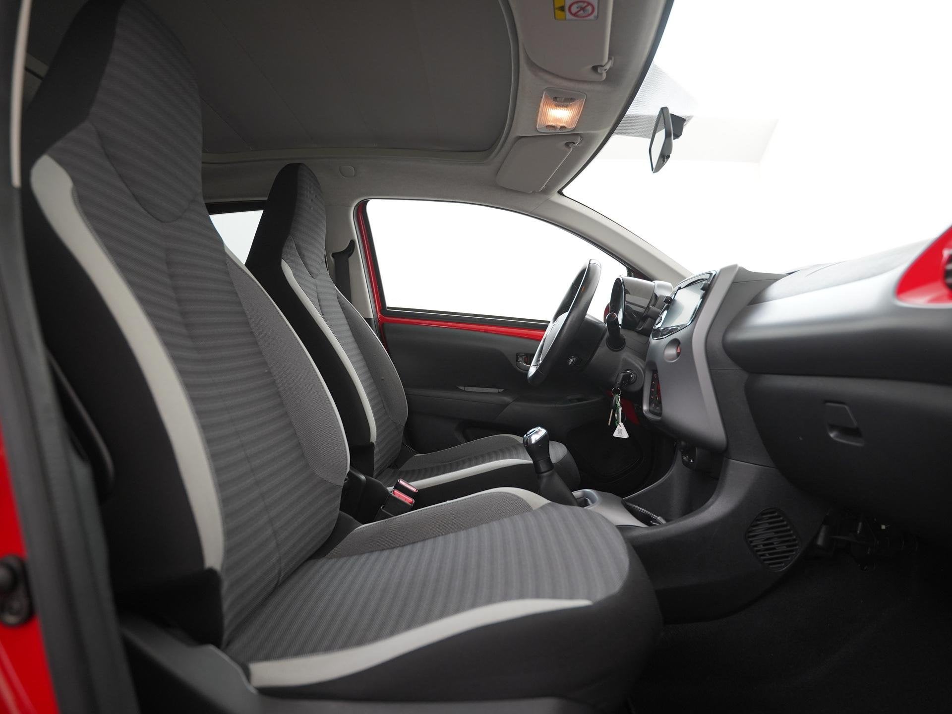 Toyota Aygo 1.0 VVT-i x-cite | Vouwdak | Camera | Apple/Andr, Auto's, Voorwielaandrijving, 12 maanden, Stof, Gebruikt