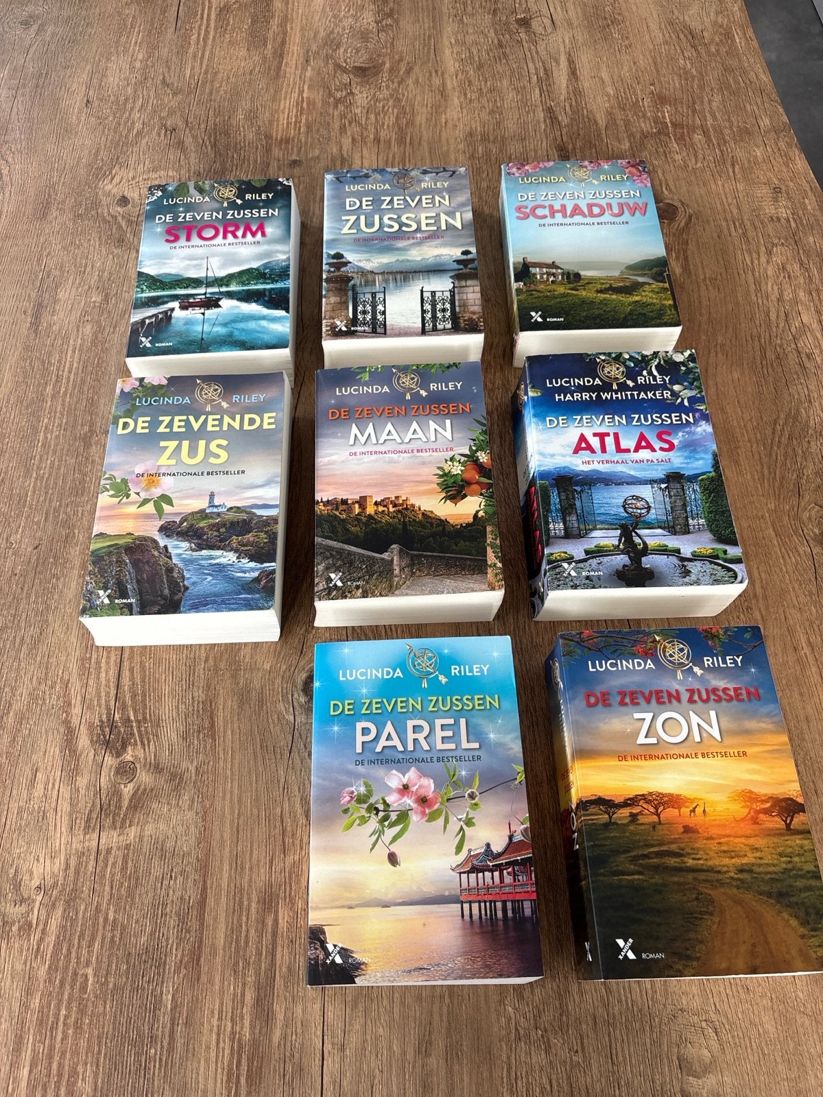De Zeven Zussen serie - Lucinda Riley (8 boeken), Boeken, Ophalen of Verzenden, Gelezen, Nederland