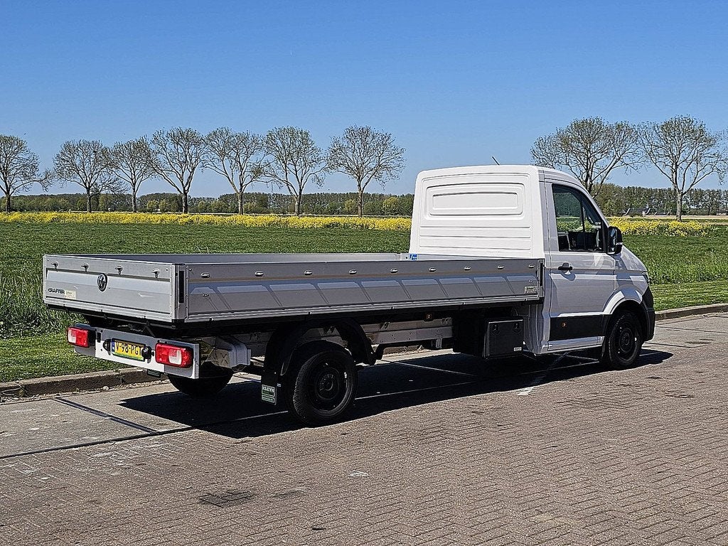 VOLKSWAGEN CRAFTER 35 2.0 l4 open laadbak!, Auto's, Voorwielaandrijving, Gebruikt, Euro 6, 4 cilinders