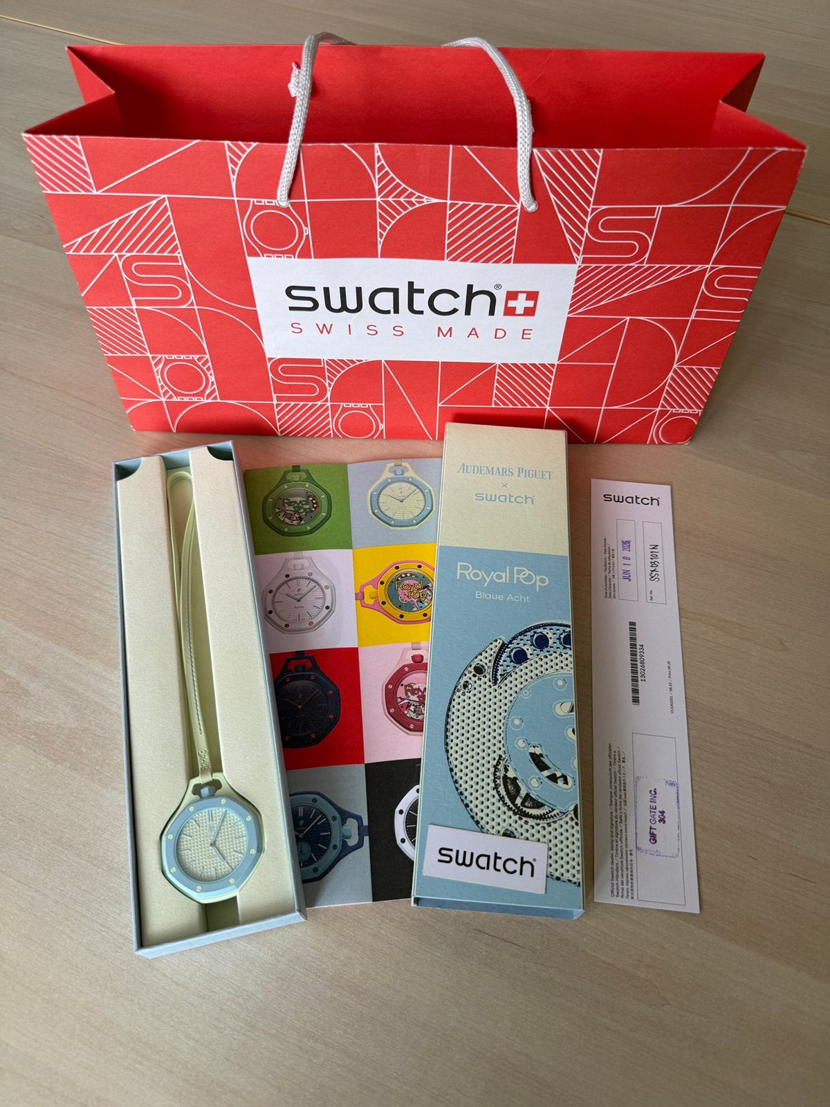 AP x Swatch Royal Pop Blaue Acht – Nieuw – Bon + Tas, Sieraden, Tassen en Uiterlijk, Swatch, Nieuw, Kunststof, Ophalen of Verzenden