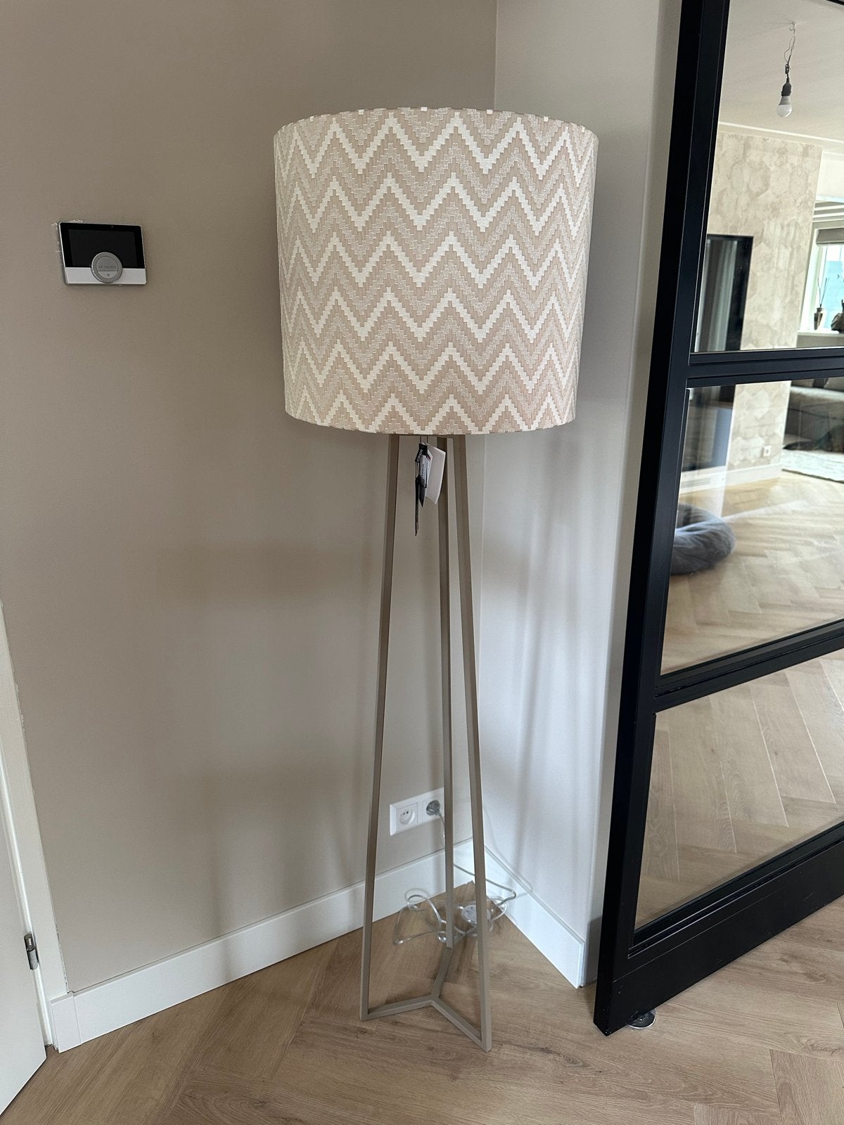 Colmore Vloerlamp Taupe, 100 tot 150 cm, Zo goed als nieuw, Metaal, E27 (groot)