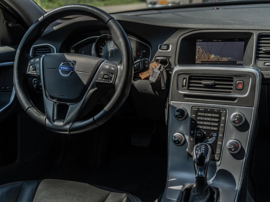 Volvo V60 Cross Country 2.0 T5 AWD Nordic+ - AUTOMAAT - LEDE, Auto's, Automaat, 4 cilinders, 1969 cc, Lichtsensor