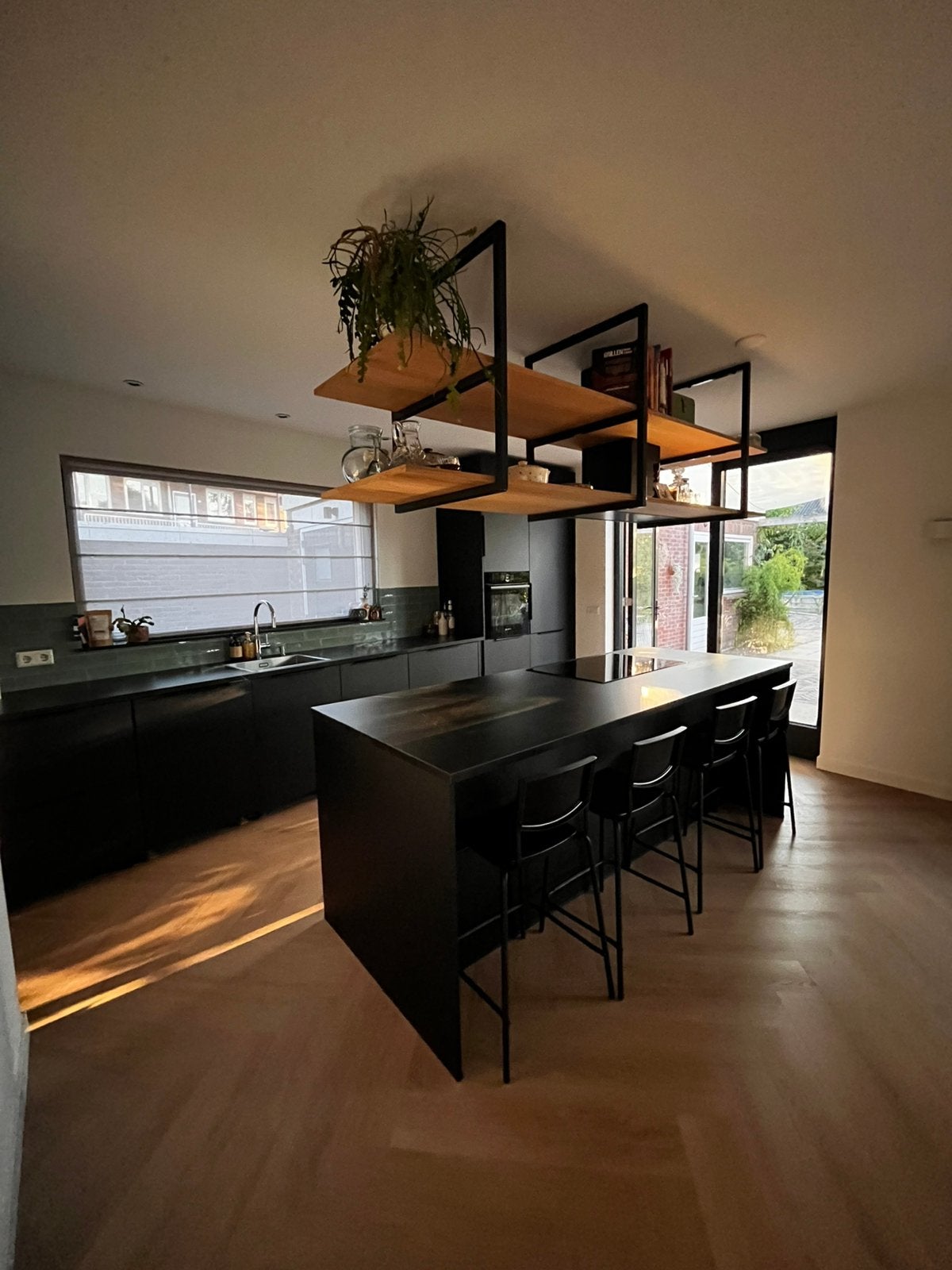 Mooie complete keuken met groot eiland en plafondrek te koop, Ophalen, Gebruikt, Zwart, Overige typen
