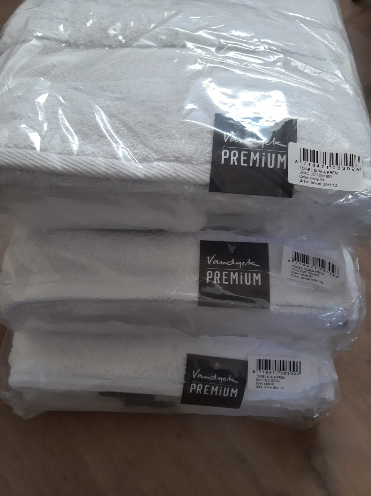 Mooie handdoeken VanDyck Premium, wit, nieuw, Huis en Inrichting, Ophalen of Verzenden, Nieuw, Wit, Handdoek