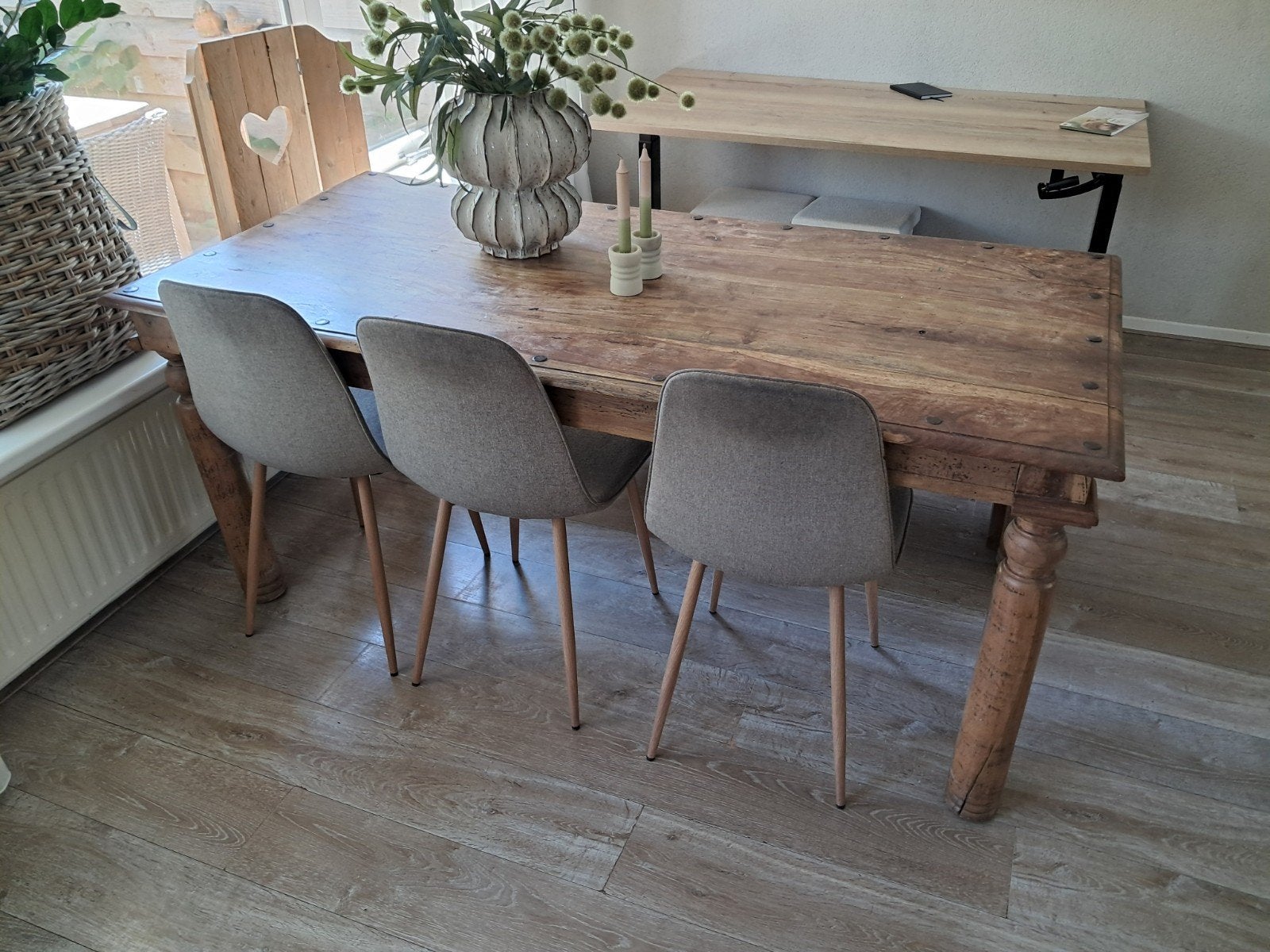 Robuuste houten eettafel met lades. ( moet snel weg), Huis en Inrichting, Ophalen, Gebruikt, 50 tot 100 cm, 150 tot 200 cm