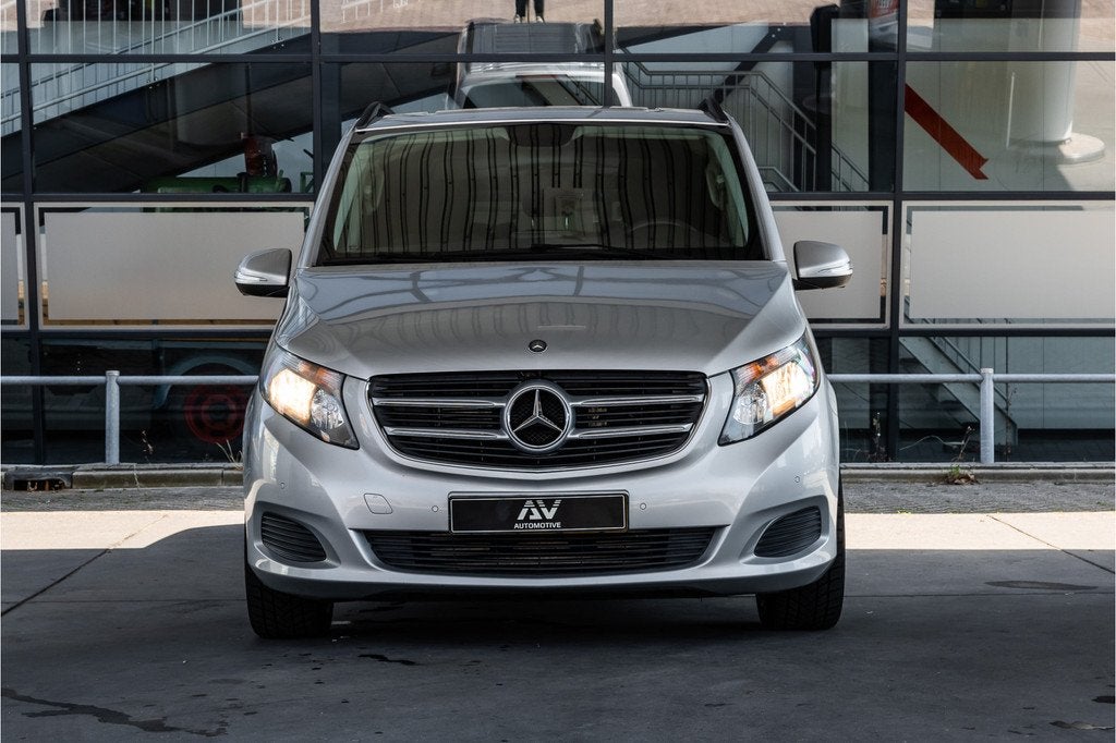 Mercedes-Benz V-Klasse 220 CDI Lang DC Avantgarde | Camera |, Auto's, Bestelauto's, Automaat, Euro 5, Gebruikt, Zwart