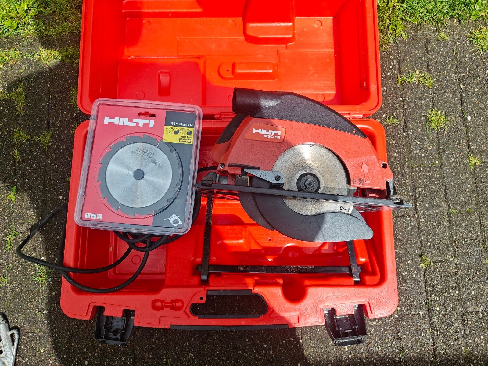 Hilti WSC 55 handcirkelzaag - Zeer weinig gebruikt, Doe-het-zelf en Verbouw, Gereedschap | Zaagmachines, Zo goed als nieuw, Cirkelzaag