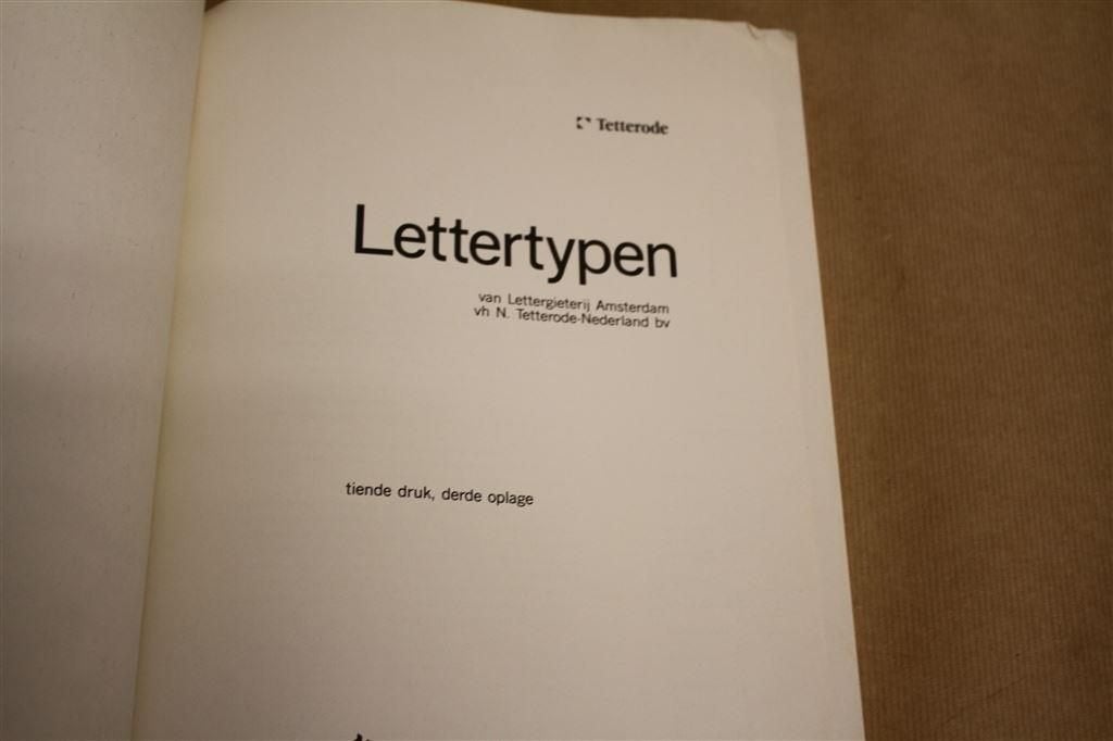 Lettertypen van Lettergieterij Tetterode-Nederland., Ophalen of Verzenden, Gelezen, Fotografen