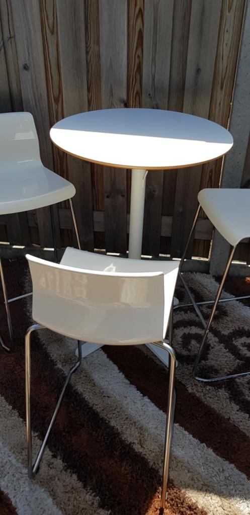 Mooie Bartafel met 3 Stoelen., Ophalen, Zo goed als nieuw