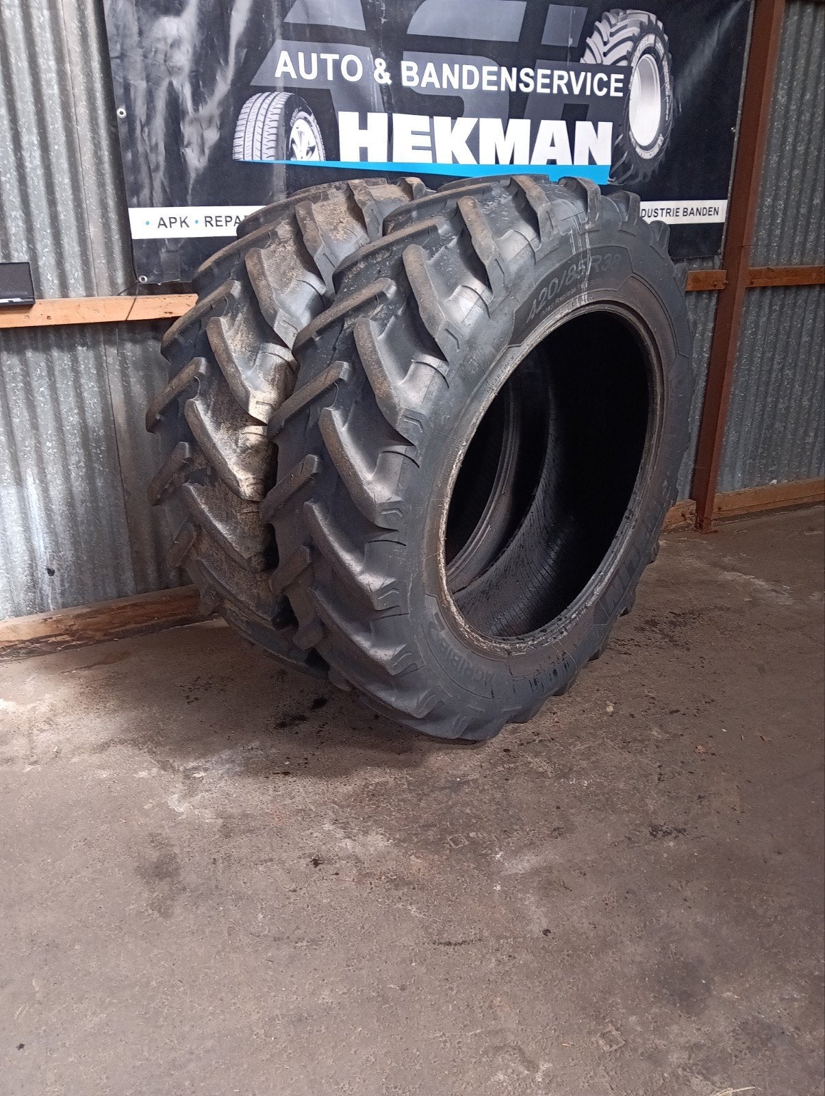 Set 16.9R38 420/85R38 Michelin Agribib, Ophalen
