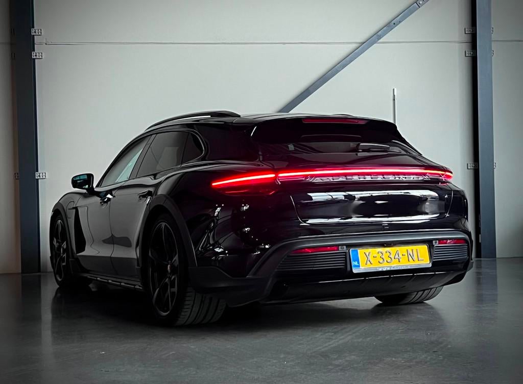 Porsche Taycan Cross Turismo 4 93 kWh, Chrono, Off Road Desi, Auto's, Porsche, Automaat, 110 €/maand, 4 stoelen, Origineel Nederlands