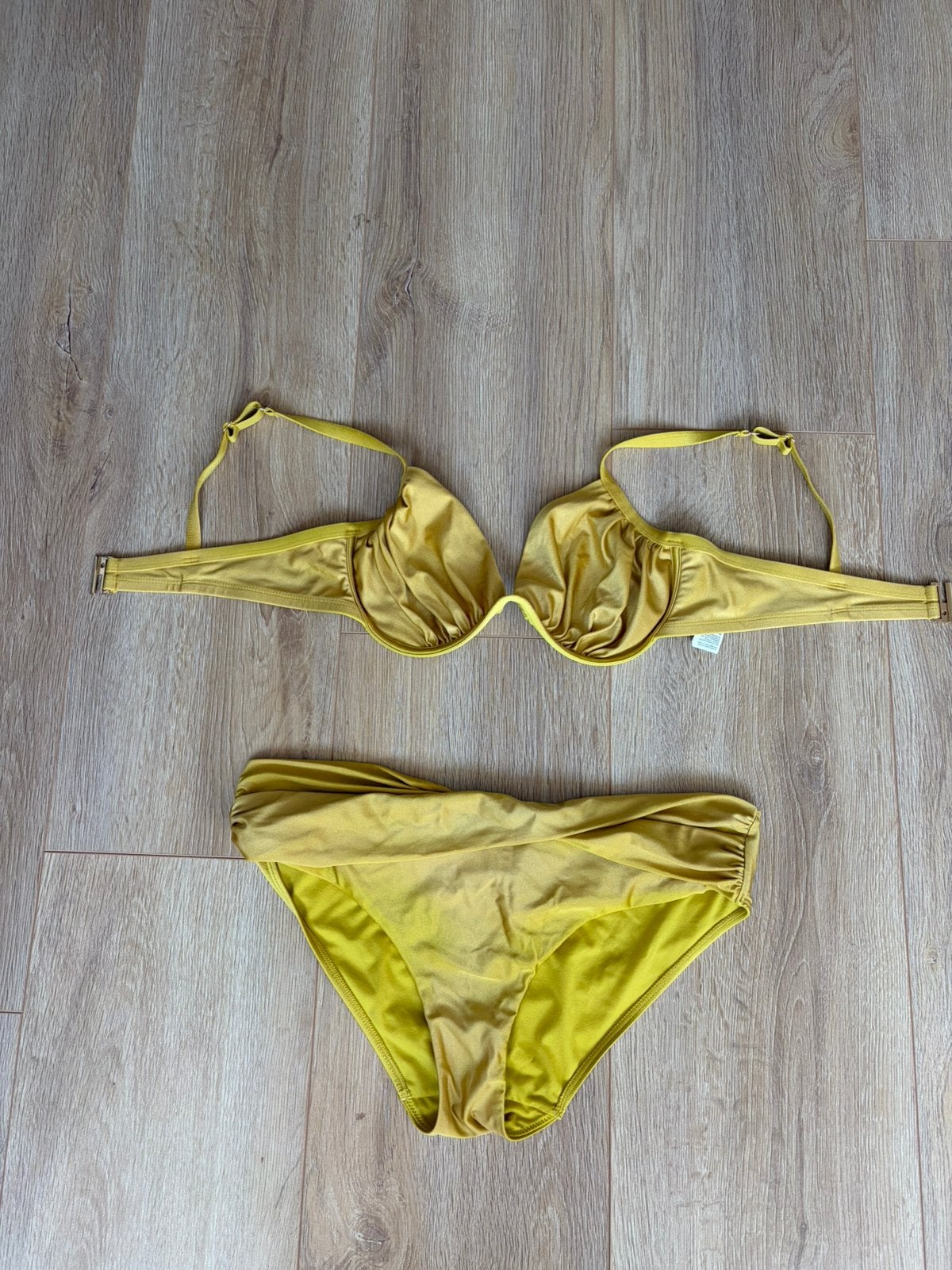 Hunkemöller bikini maat XL / 85D ZGAN, Ophalen of Verzenden, Zo goed als nieuw, Geel, Bikini